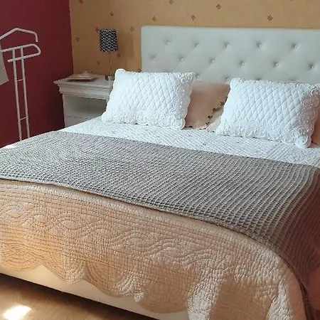 Chambres D'hotes De La Lardeliere Bed & Breakfast